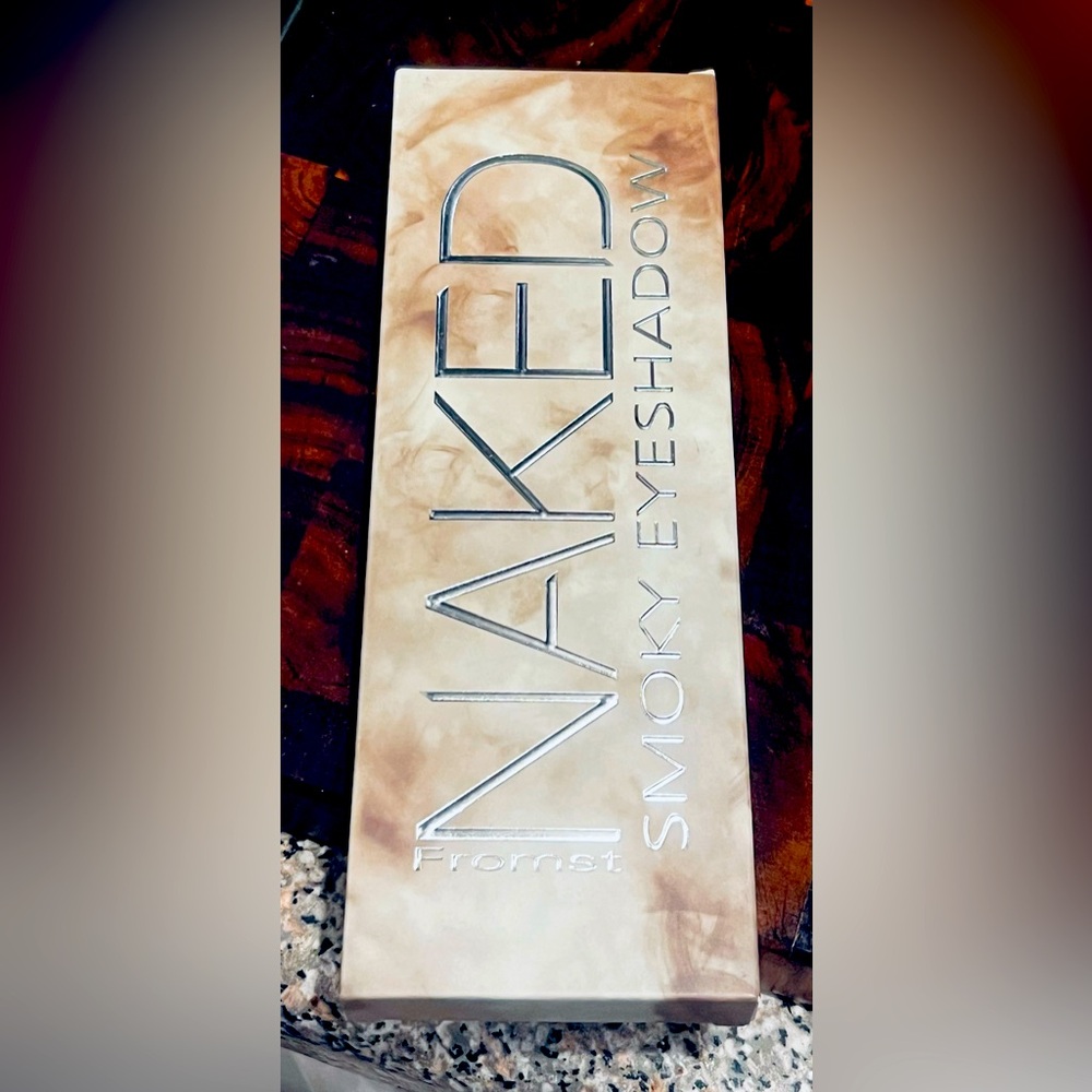 NWT Naked Smoky Eyes Pallett in Original Box